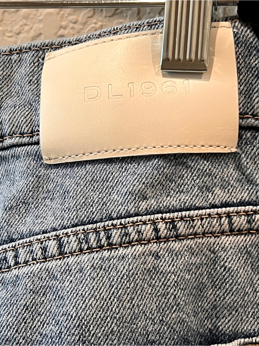 DL 1961 Ripped High Waist Wide Leg Crop Jeans Light Blue Wash Size 31/12 - Picture 14 of 16